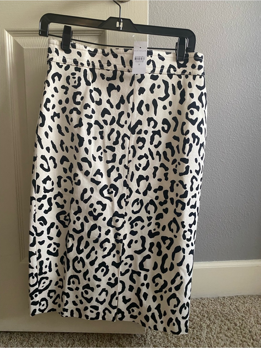 NWT Ann Taylor Black and White Leopard Pencil Skirt